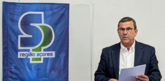 Há uma “crescente escassez de professores”